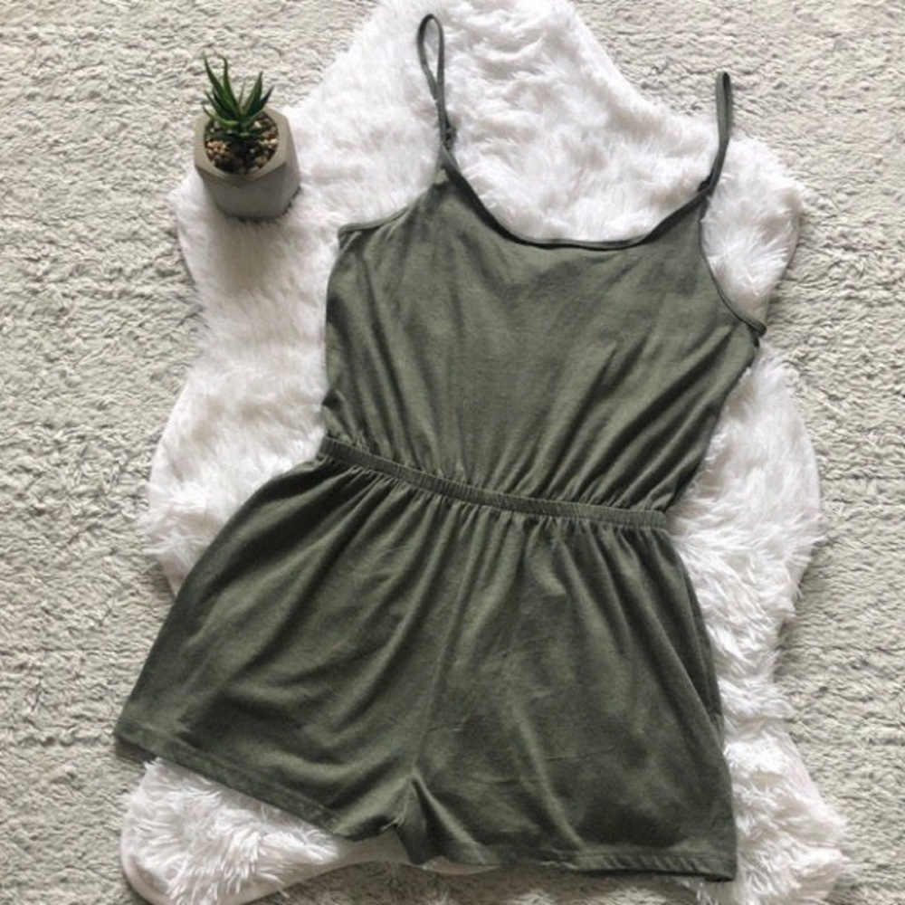 DIVIDED H&M: green romper